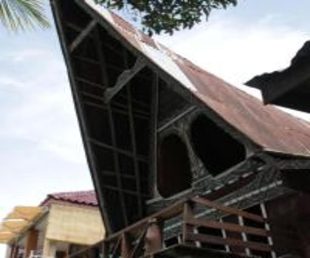 Laster Jony'S Tuktuk Siadong Bagian luar foto